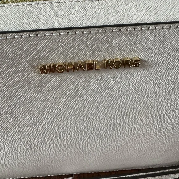 Michael Kors Pink Crossbody Bag - Picture 3 of 8